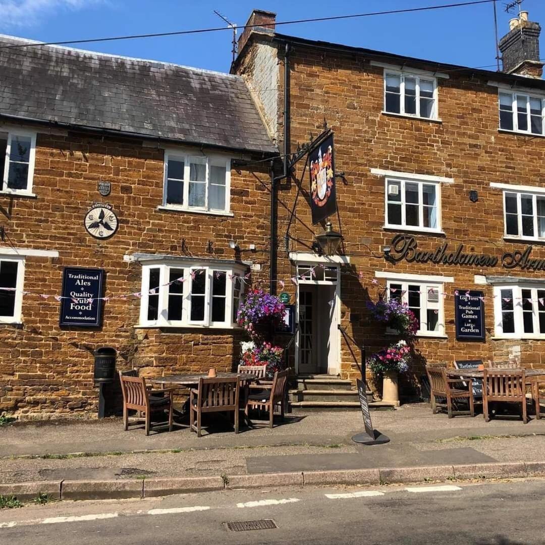 Bartholomew Arms Bed & Breakfast Maidford Exterior foto